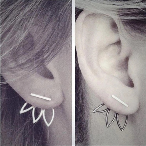 New Silver Leaf Ear Jacket Earrings - Picture 1 of 2